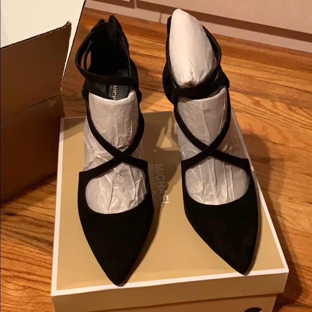 Michael Kors suede pump - Picture 3 of 7